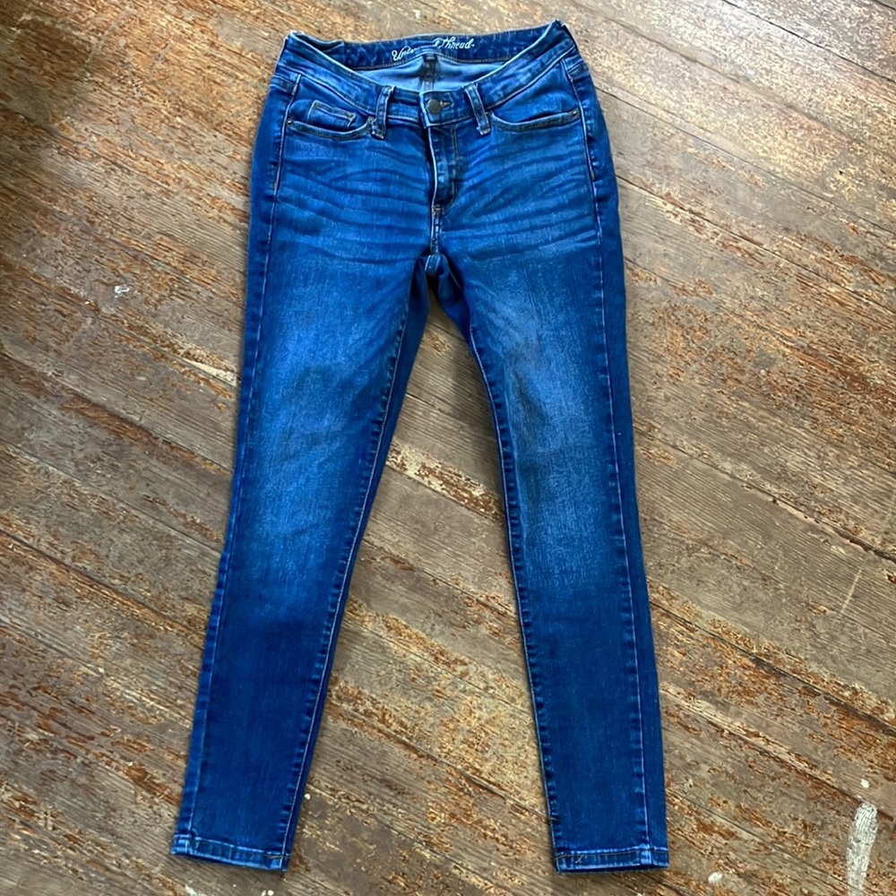 Universal Thread Curvy Skinny Jeans 2/26